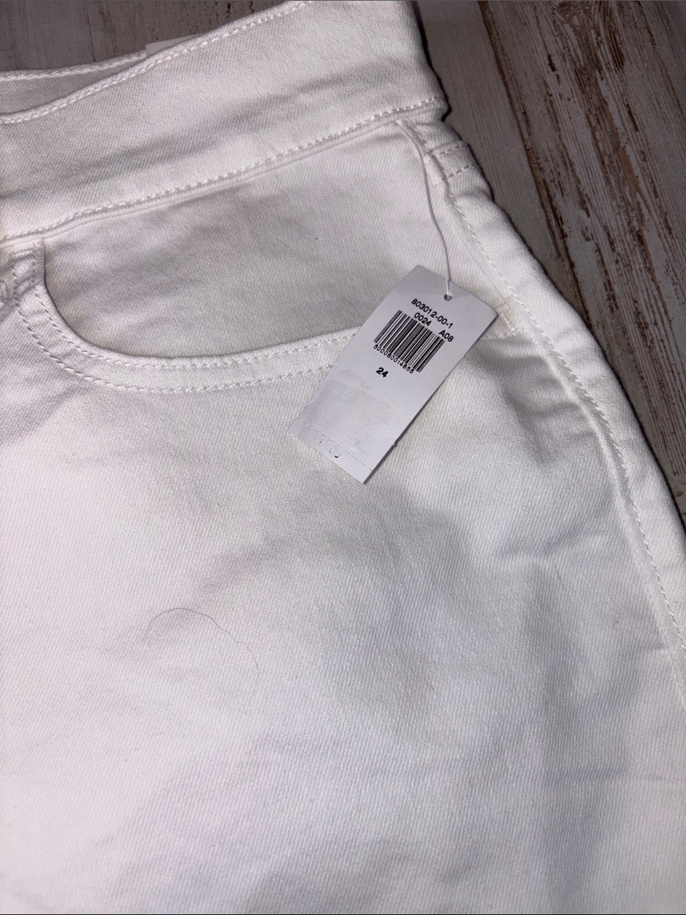 Old Navy High-rise White Denim Rolled Cuff Shorts Plus Size 24 - Picture 2 of 13